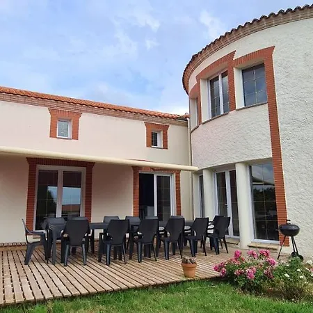 Splendide La Tour Blanche 12min Du Puy Du Fou *