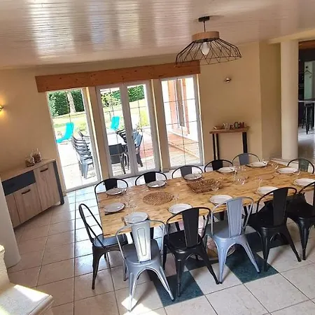 Splendide La Tour Blanche 12min Du Puy Du Fou