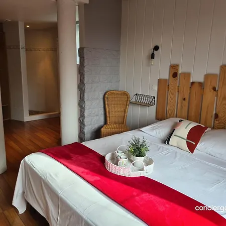 Splendide La Tour Blanche 12min Du Puy Du Fou *