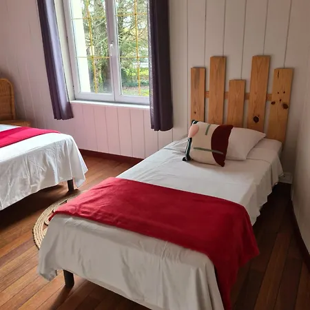 Splendide La Tour Blanche 12min Du Puy Du Fou *